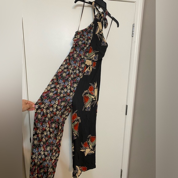 FREE PEOPLE Floral Halter Neck Jumpsuit Size 2 - Picture 3 of 12